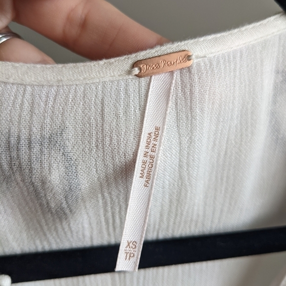 FREE People Boho Oversized Embroidered Tunic Rock it Tonight Top XS - Picture 5 of 16